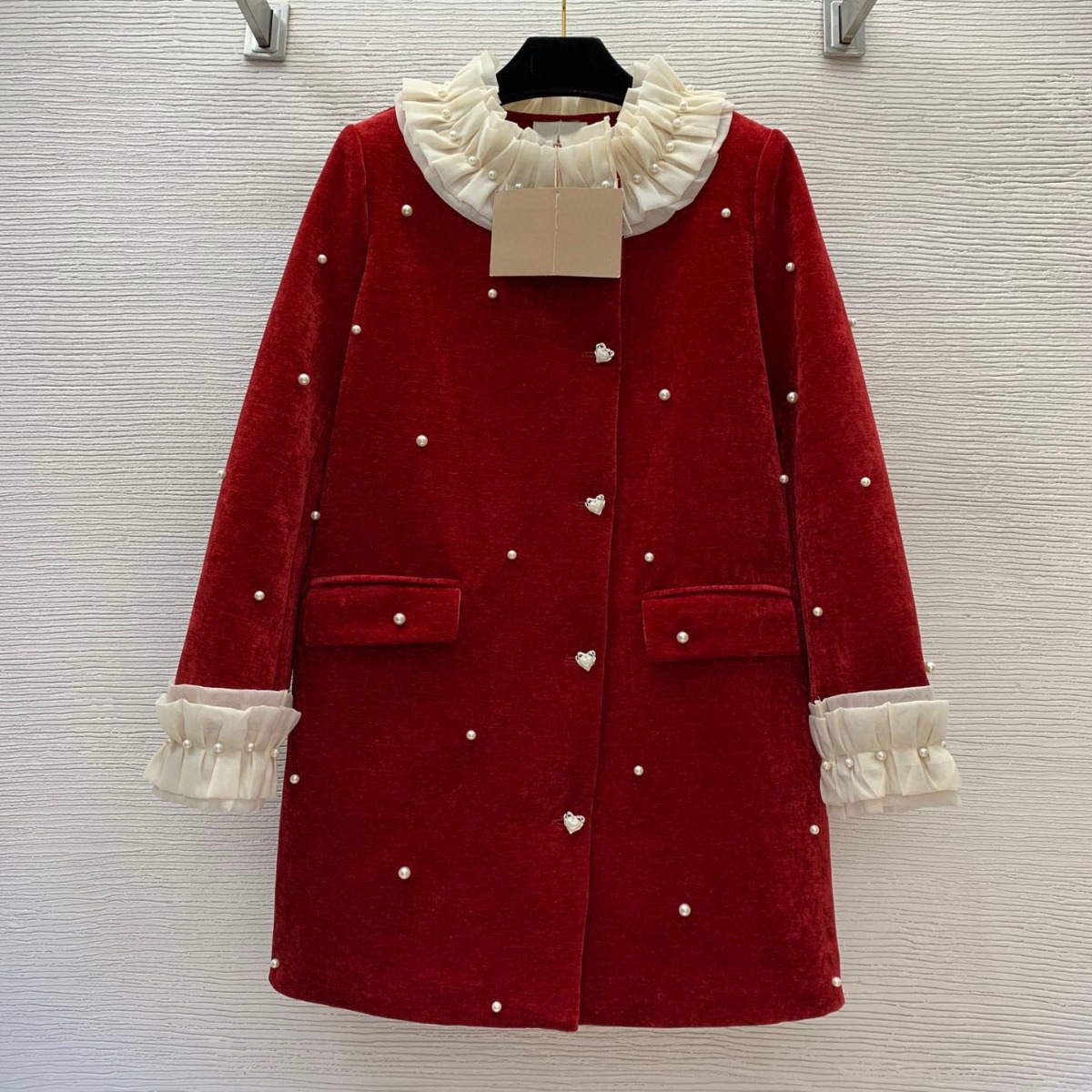 2023 Winter Black / Red Contrast Color Beaded Outwear Coat Long Sleeve Round Neck Panelled Classic Outwear Coats B3D141722