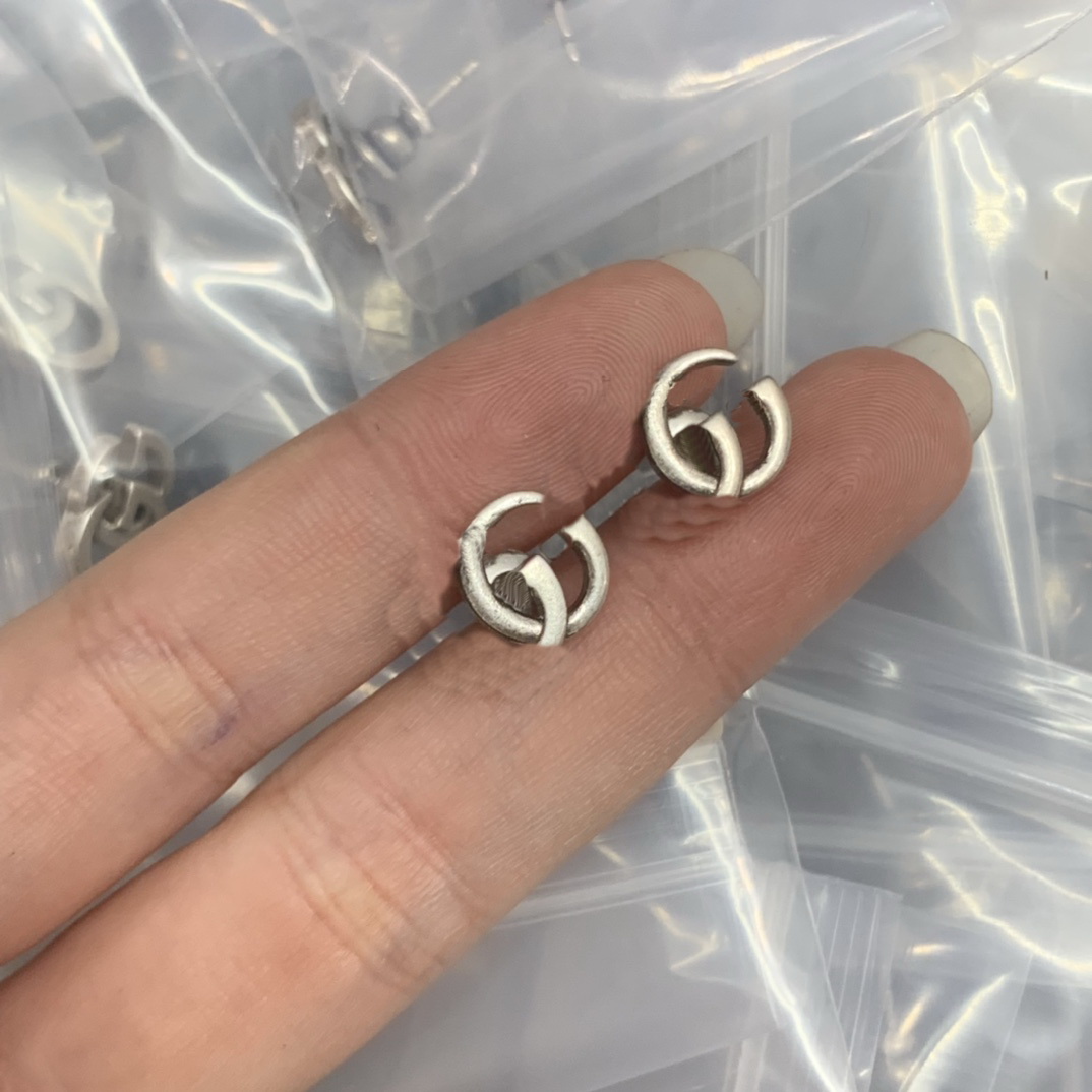 Classic Simplicity Gold Ear Studs Earring Designer For Women Small stud Earrings Luxury durable brass with sterling silver needles jewelry CGUE15-image-929374597