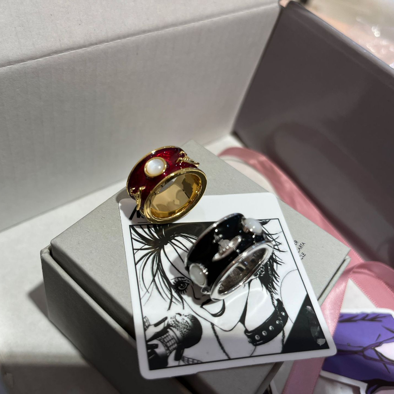 Unisex Designer Rings Medieval King Ring Wide Saturn Ring Enamel Glazed White Fritillaria Personality Punk Couples Rings-image-930218536
