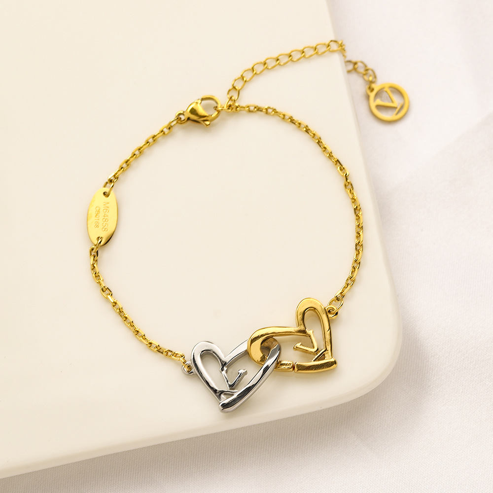 Designer Bracelets Women Bangle Fashionable Classic 18K Gold Silver Love Plated Link Chain Stainless Steel Gift Wristband Cuff Designer Jewelry A