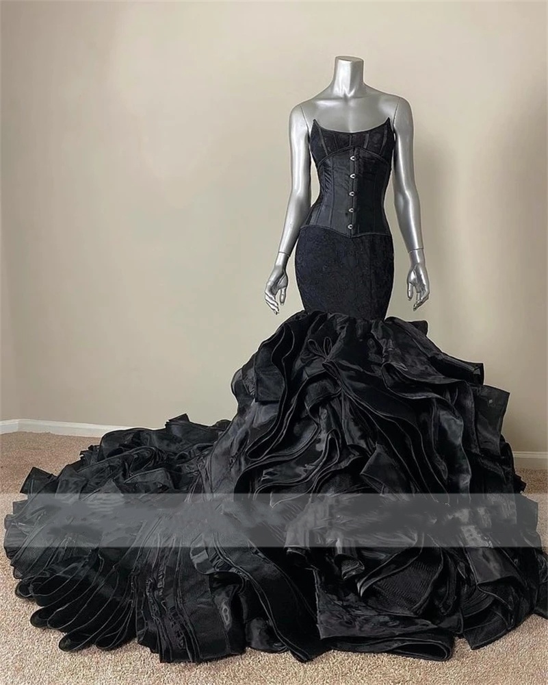 Sexu Black Ruffle Train Plus taille des robes de mariage sirènes 2024 Balage de cou de profondeur V Rode Robes de fête de mariée