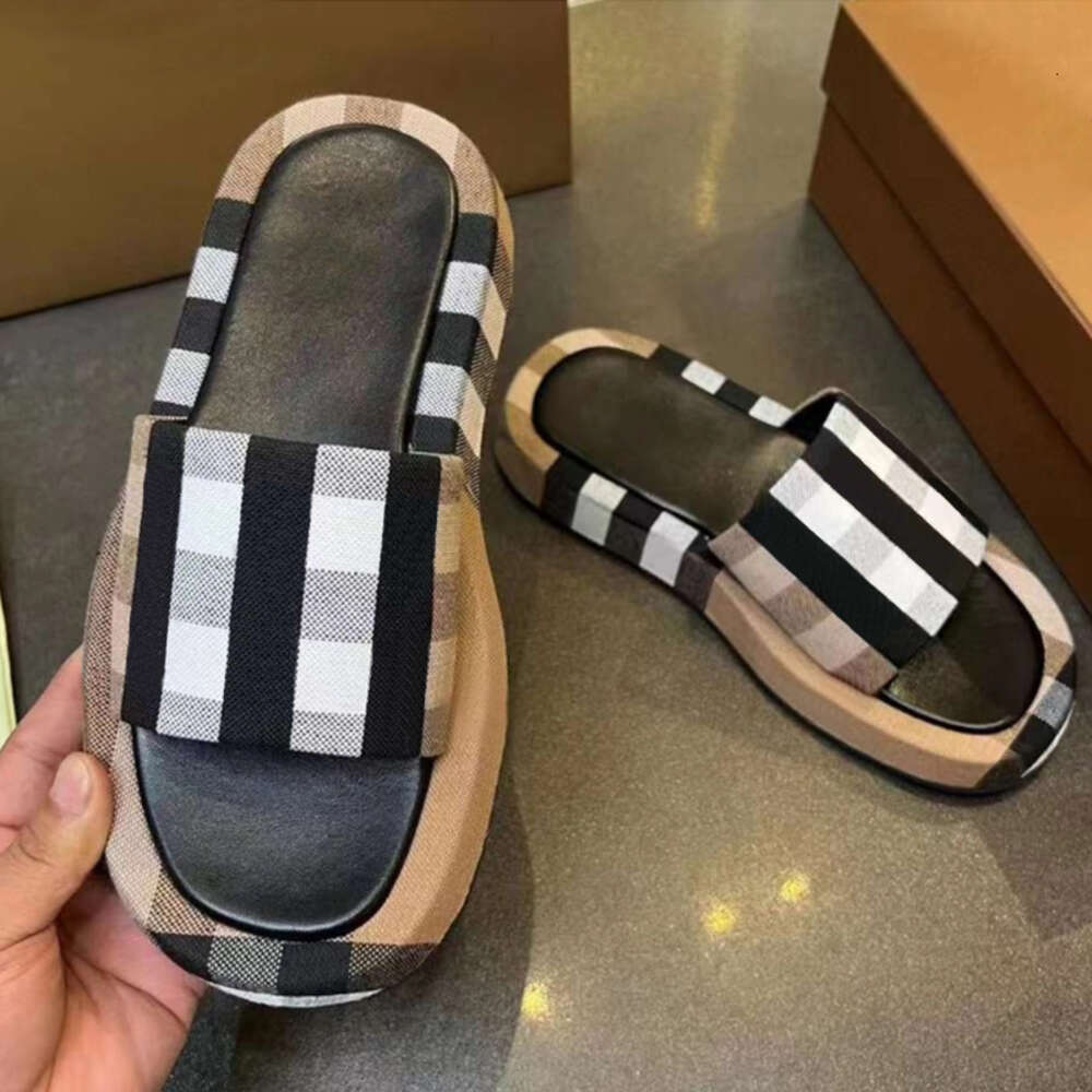 Designer Check Slippers Rubber Slides Men Womens Flats Sandal Summer Beach Shoes Casual Sliders EU35-46 With Box 504-image-931313805