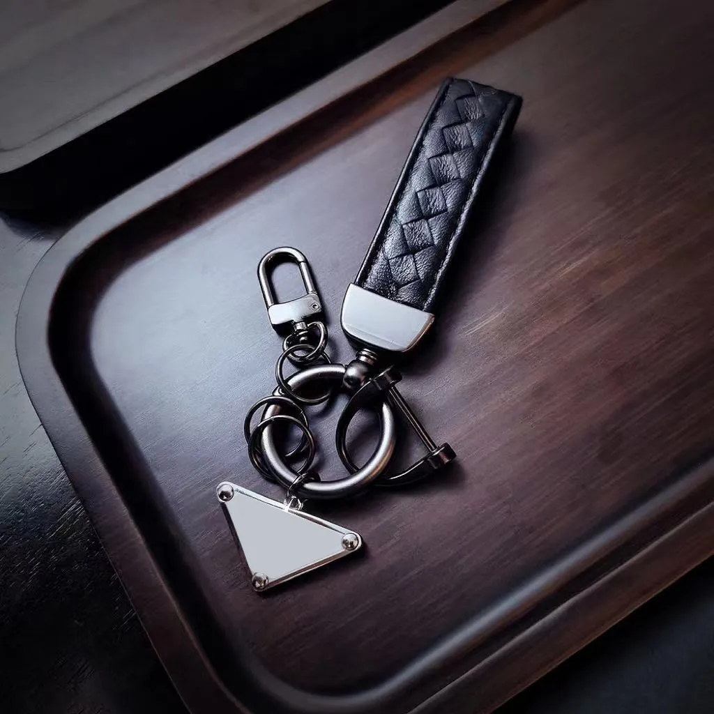 Designer Key Chain Accessories P Keychains Letter Pattern Car Keychain Jewelry Gifts Lanyards for Key Bag Key Chain Heart Keyring Bags Pendant 23122