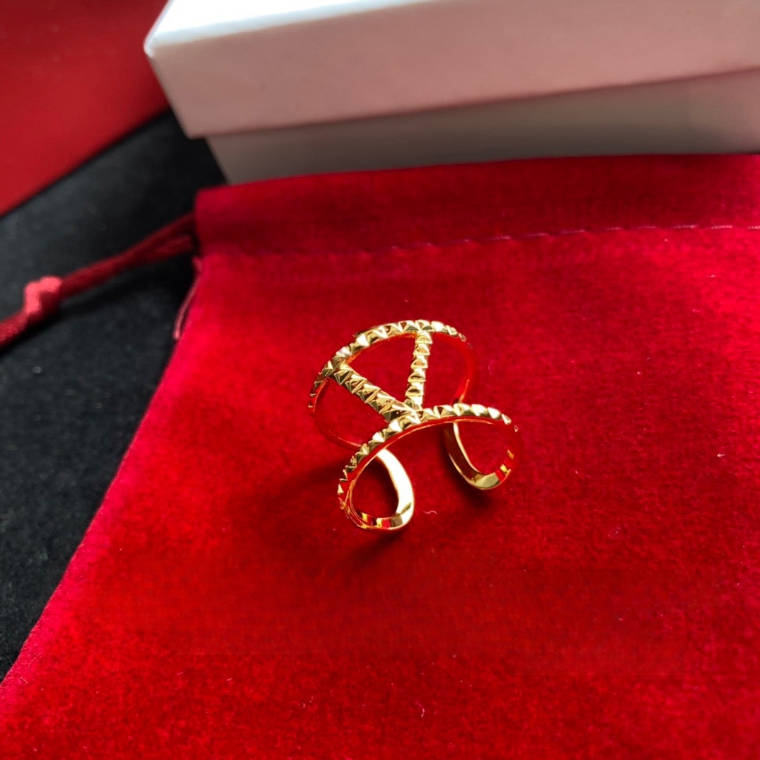 Elegant and refined, classic and fashionable design, couple rings, engagement jewelry rings for men and women, gift boxes for lovers-image-932967160