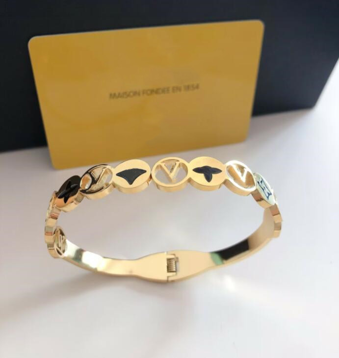 High end Men Women punk Bracelets Letter Flower Designer Jewelry Bracelet 18K Gold Silver Lady Charm Bangle for bride Wedding Jewellery louise vutto