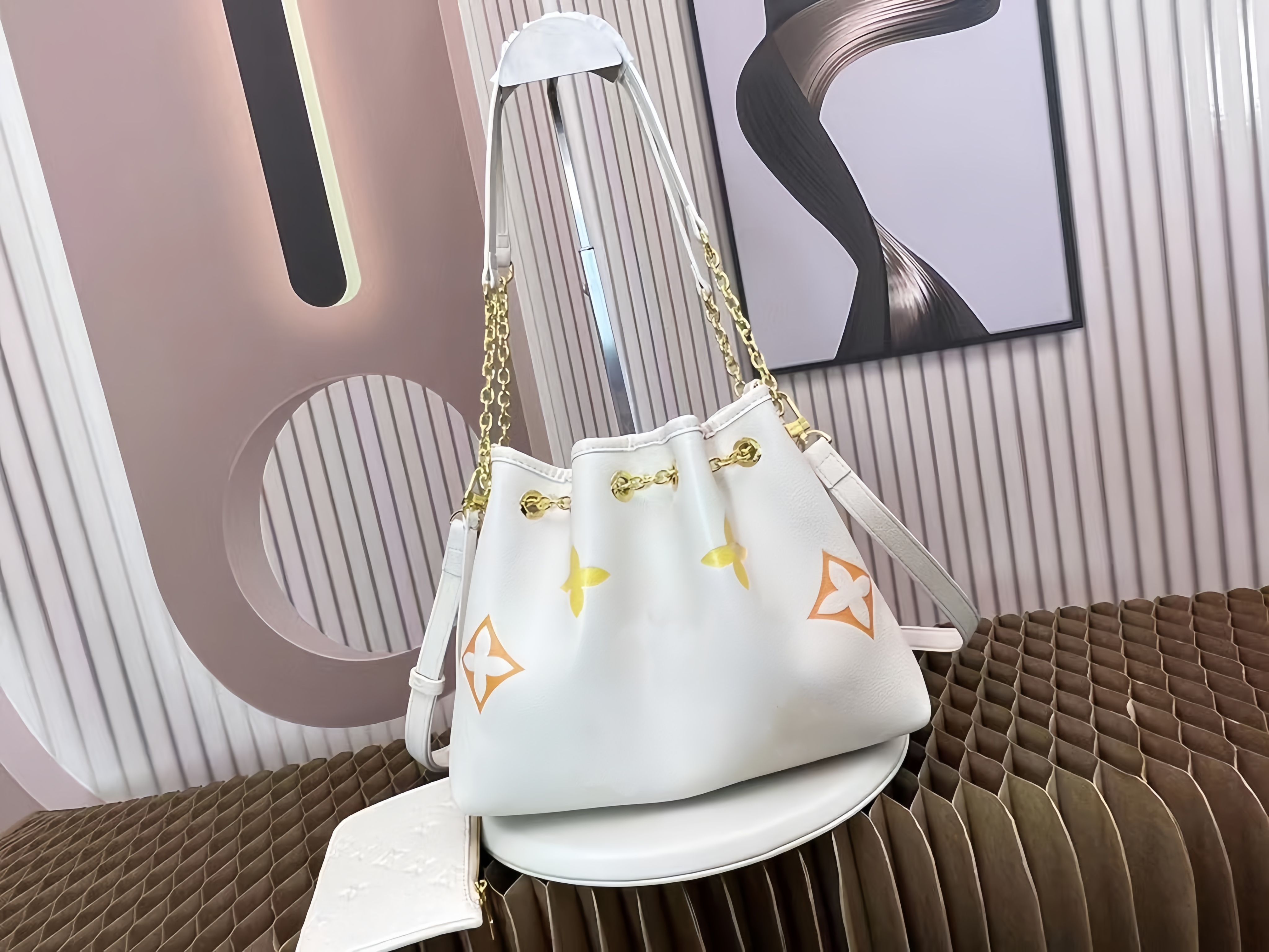 

New Women's Bag Summer Limited tote Bucket Bag Cowhide Chains luxury Handbag Gradual Aging Fashion One Shoulder Handbag designer bag, 01