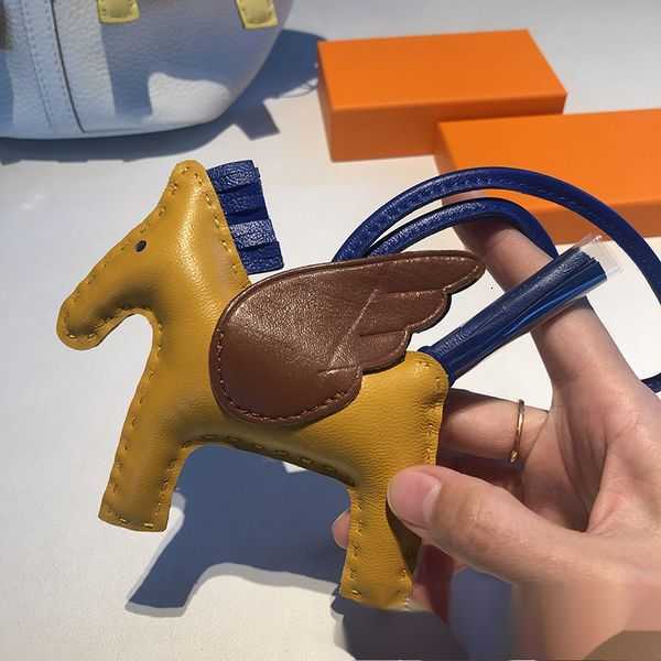 

Real Sheepskin Leather Horse Bag Charm Keychain Pendant Classic Handbag Ornament Made by Hand 002 5LCM8
