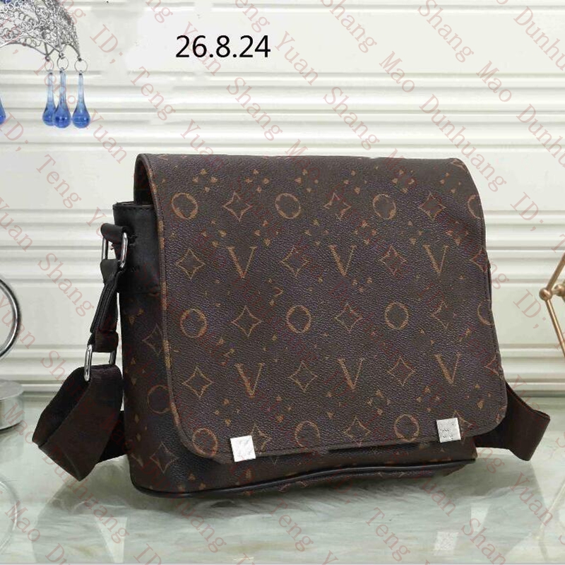 

M45272 Men's Crossbody Postman bag Luxurys Designers bags Men purses Classic Style Fashion bag messenger bagss sacoche pouch woMen's wallet briefcase designer bag, Not a product (are not sold separat)