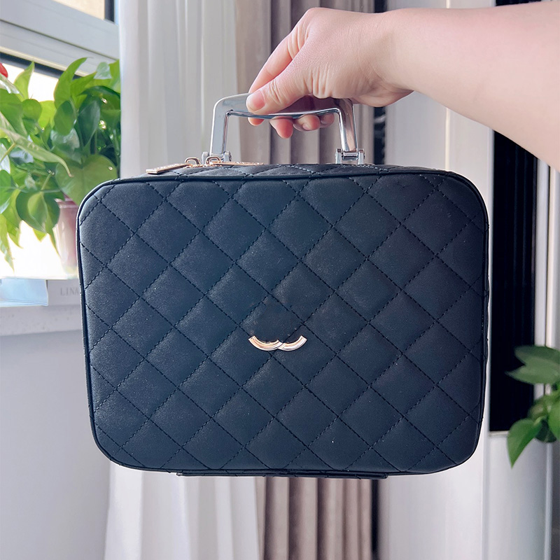 

Cosmetic bag designer bag luxury makeup bag letter Thread design bag temperament versatile fashion style large capacity makeup bag box very good, Black