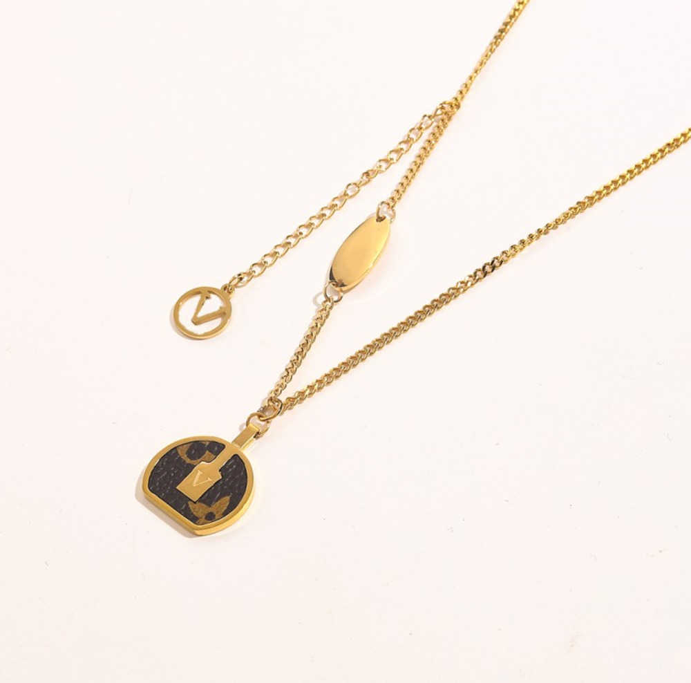 

designer necklace gold chains for men cuban link cd necklaces women four leaf clover iced out chain luxury jewlery mens chrome heart coco crystal stones