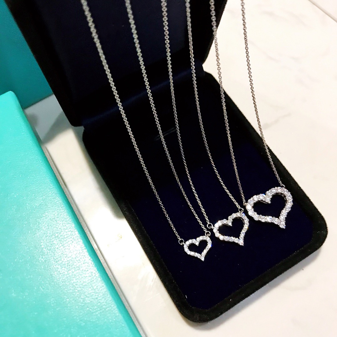 

Designer women's heart necklace love High quality pendant Classic choker Steel jewelry Best gift