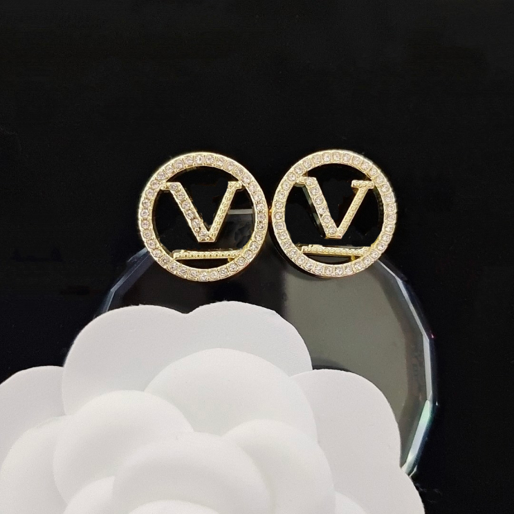 

Geometric pattern Designer Stud Earrings Luxury Non Fading Charm Women Diamond With Stmap Designer Jewelry Party Family Gift Spring Romantic Girl Chain