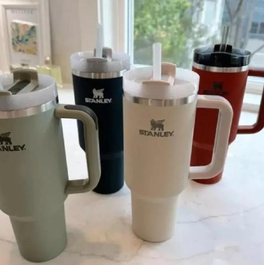 Avec Stanley Logo Gobelets en acier inoxydable de 40 oz avec couvercle en silicone et paille Tasses de voiture de grande capacité de 2e génératio