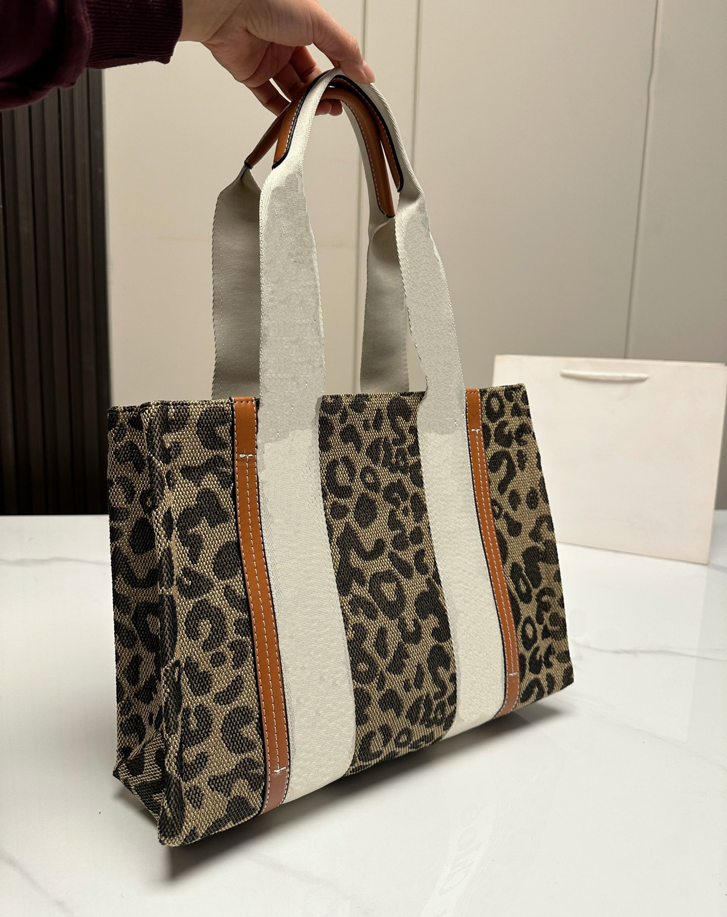 

2023 Top Quality Designer Canvas Tote Bag, vegetable basket Fashion beach bag