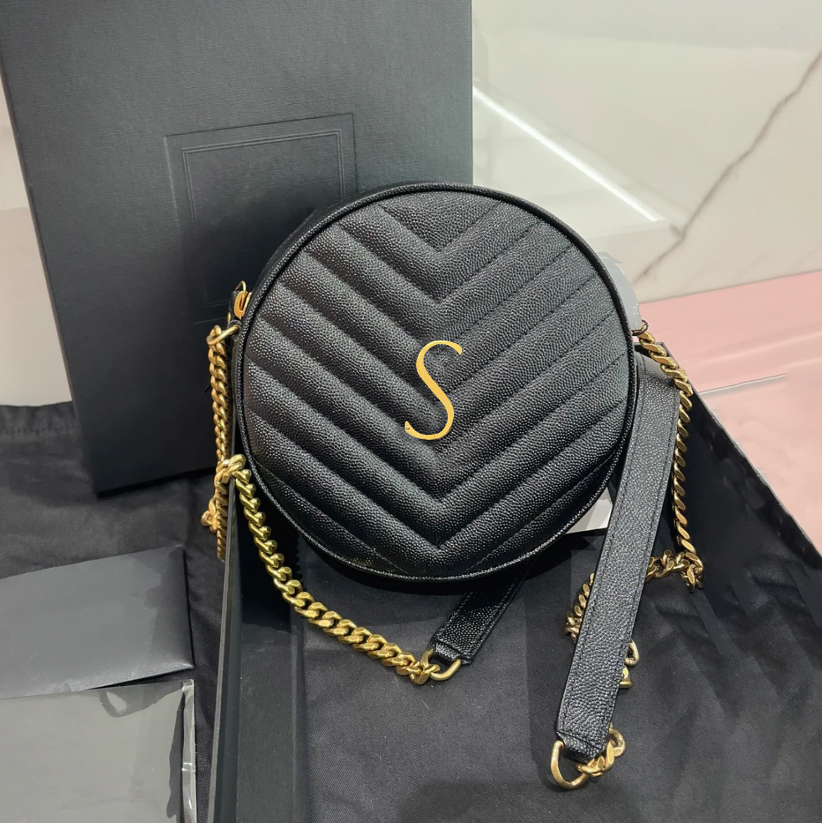

Luxury Designer Shoulder Bags handbag new style VINYLE ROUND totes womens mens purses Genuine Leather Crossbody bag Famous wallets Metal logo chain clutch fashion, Black-gold