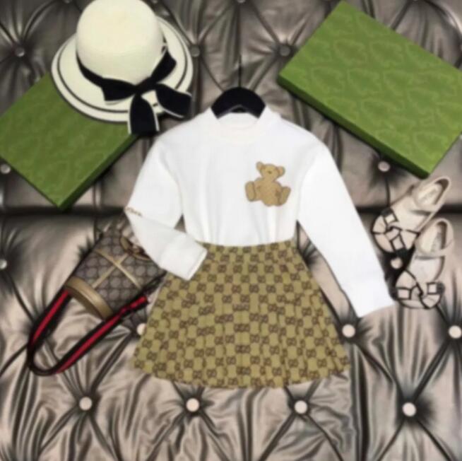 

2023 kids Clothing Sets Plus velvet warm fashion British tops brand autumn winter childrens boys treasures girls cotton two piece luxury designer Hoodie skirt pants