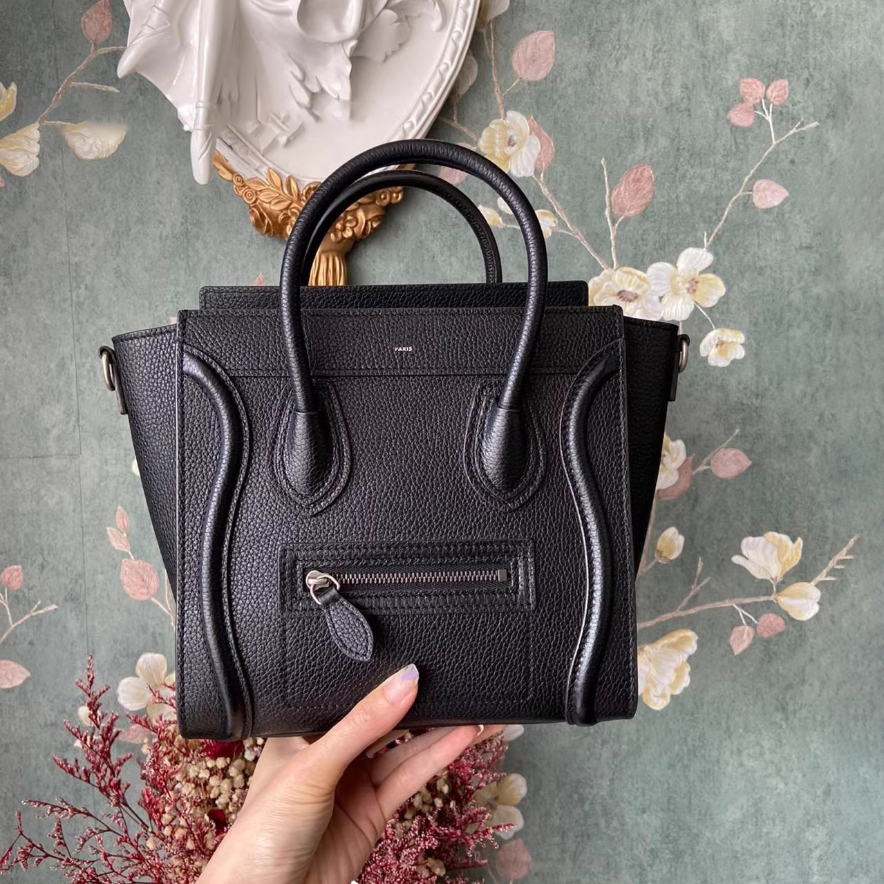 

Official website Same style LUGGAGE Micro Celie Nano smiley shoulder Bags handbag CrossBody womens bag with handle men Genuine leather tote clutch travel pochette, Black