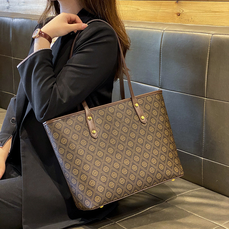 

Commuter High Capacity Handbag Tote Bag Fashion and Elegant Printed Shoulder Bag For Women Fashion Simple Shoulder Bag Soft Leather Bag PU Leather, 31*27*13cm