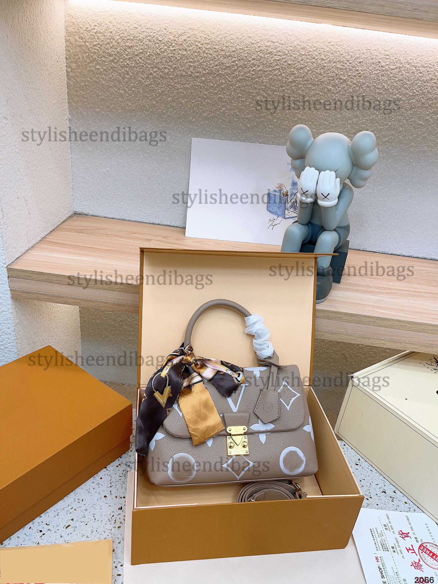 

Designer Bags Women's Fashion Madeleine BB Shoulder Crossbody Bag Leather Handbags Lady casual embossing Tote Luxury Messenger Bags stylisheendibags