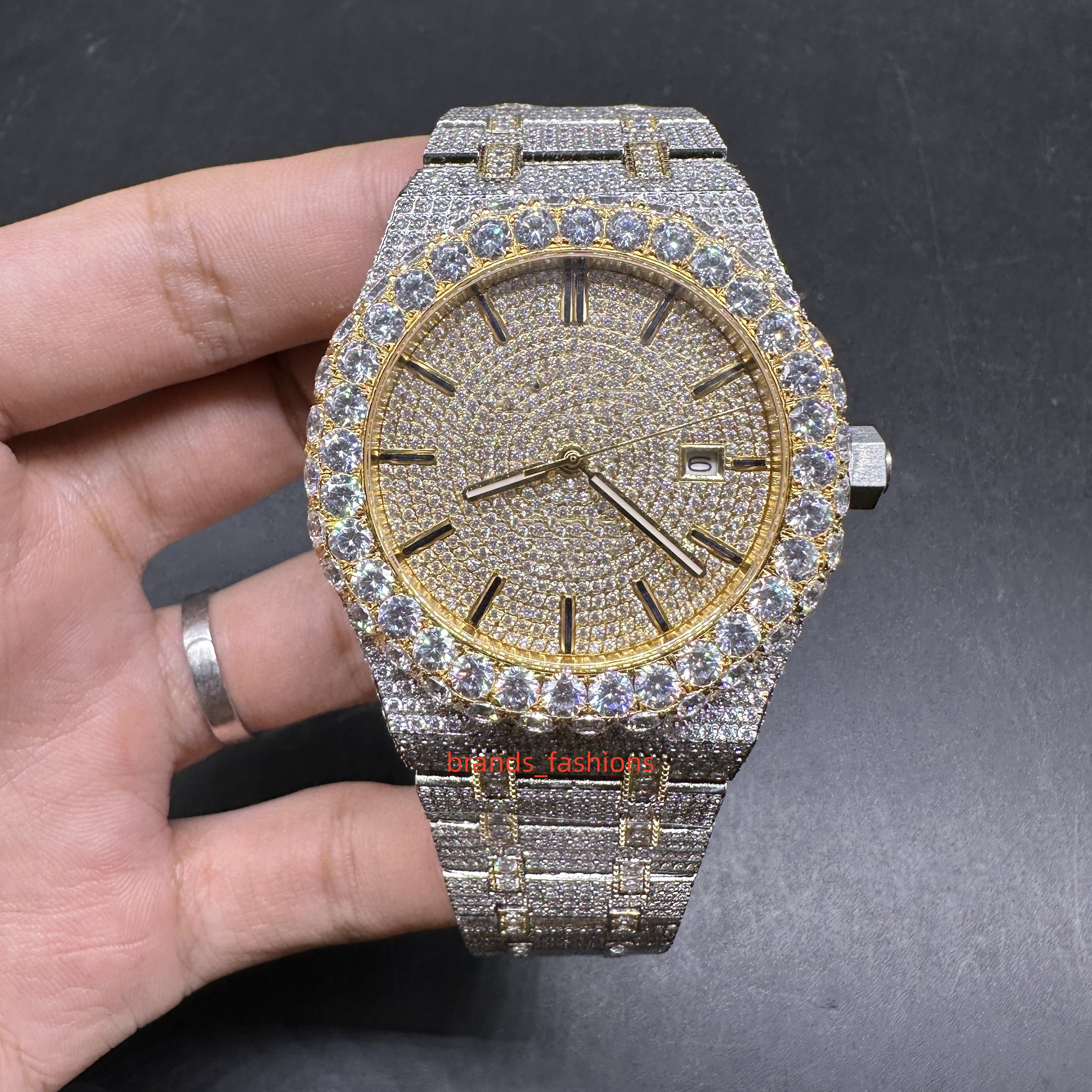 Nouvelle montre en diamant glacé pour hommes, boîtier en or 2 tons, lunette en diamant plus grande, mouvement automatique 8215, montres brillante