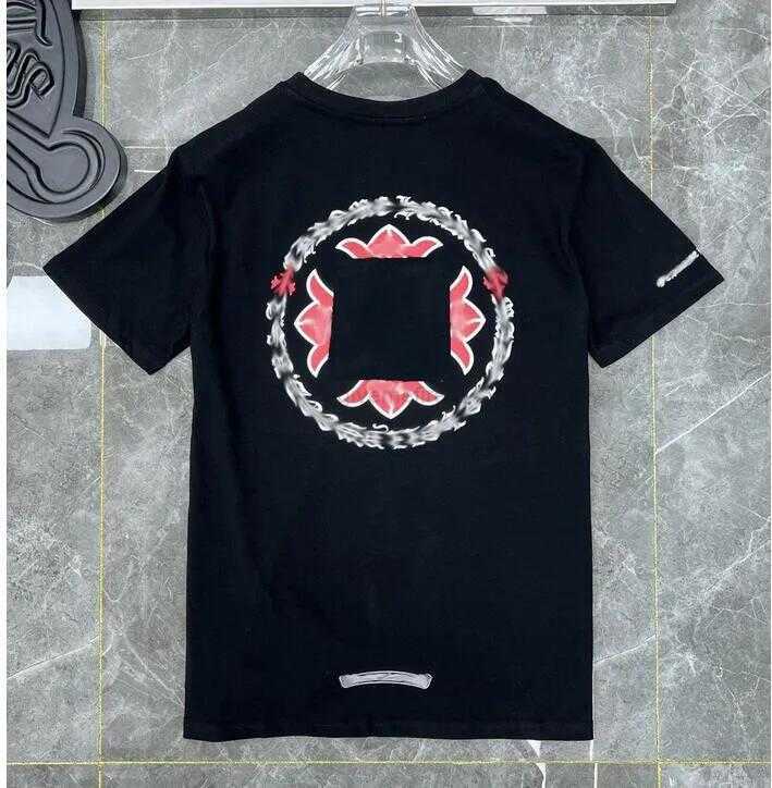 

2023 mens t shirt designer t shirts love tshirts camouflage clothes graphic tee heart behind letter on chest t-shirt hip hop fun print skin-friendly 14, Orange
