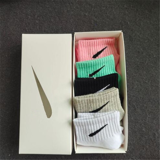 

Wholesale Socks Men's Women Stockings Pure cotton 10 colors Sport Sockings Letter NK Print, Gray