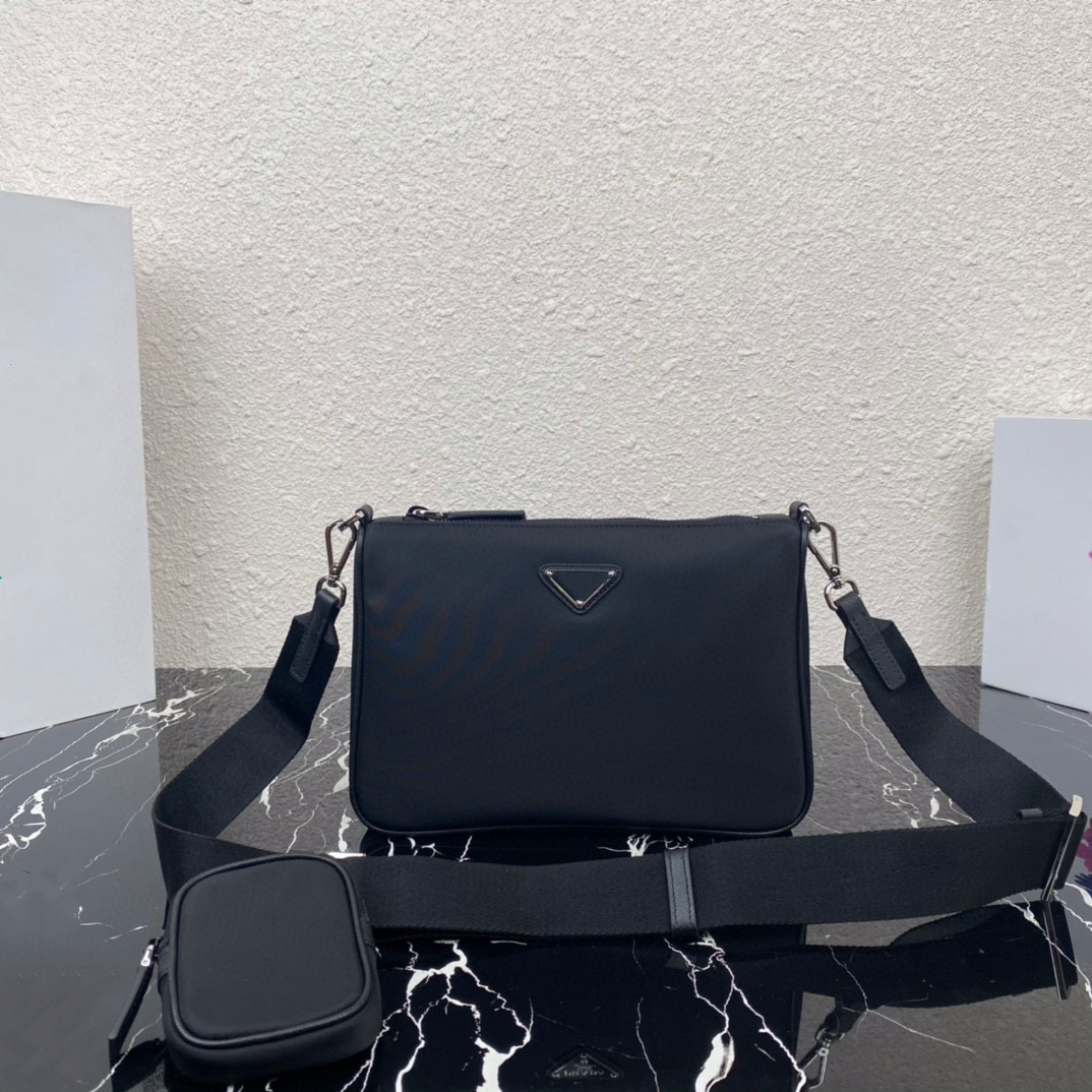 

2VH113 men's crossbody bag high-end quality shoulder bag 3-in-1 bag design is great, a bag with two shoulder straps is also very practical, Black