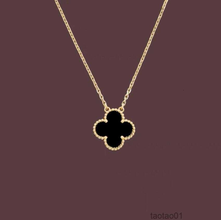 

18k Designer Jewelry Four Leaf Clover Necklace Set Pendant Necklaces Bracelet Stud Earring Gold Silver Mother of Pearl Green Flower Link Chains Womenpmn3