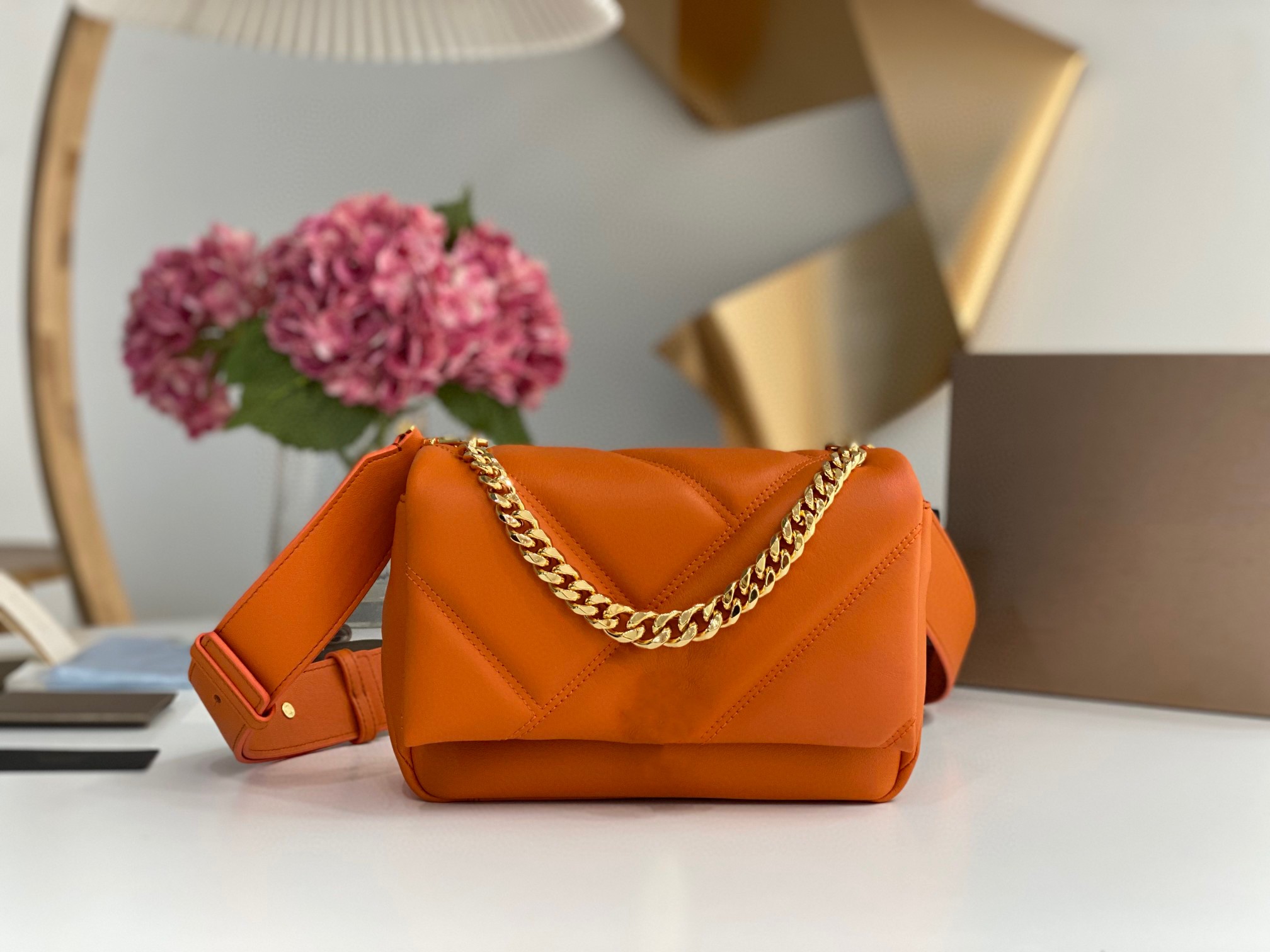 

291089 Classic women's crossbody bag High-end quality shoulder bag made of cowhide material can hold daily necessities very practical, Orange