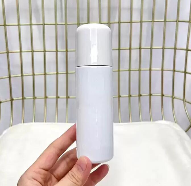 

Brand the moisturizing soft Emulsion 50ml skincare lotion