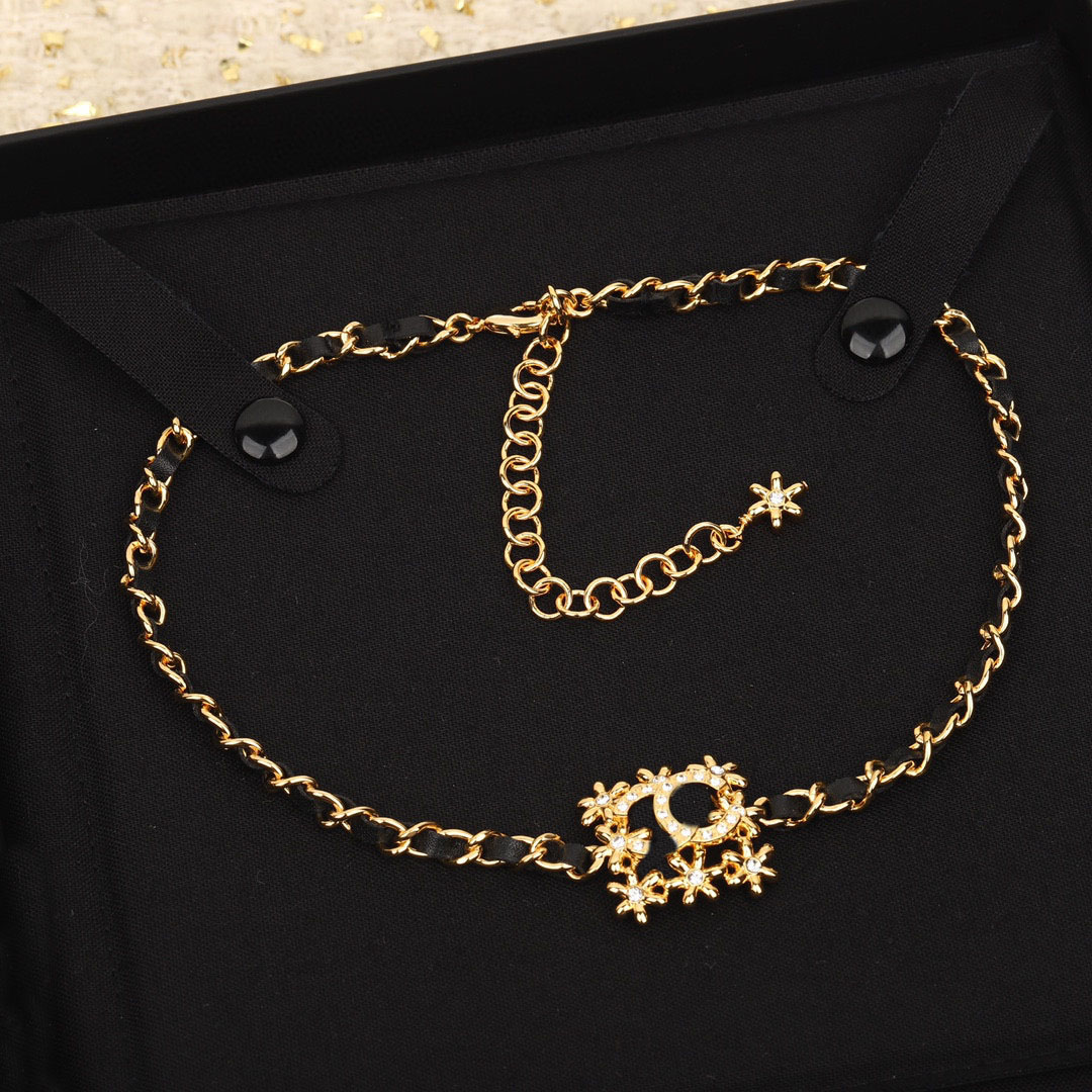 

2023 Luxury quality charm pendant necklace with black genuine leather and hollow flower shape in 18k gold plated have box stamp PS7282B