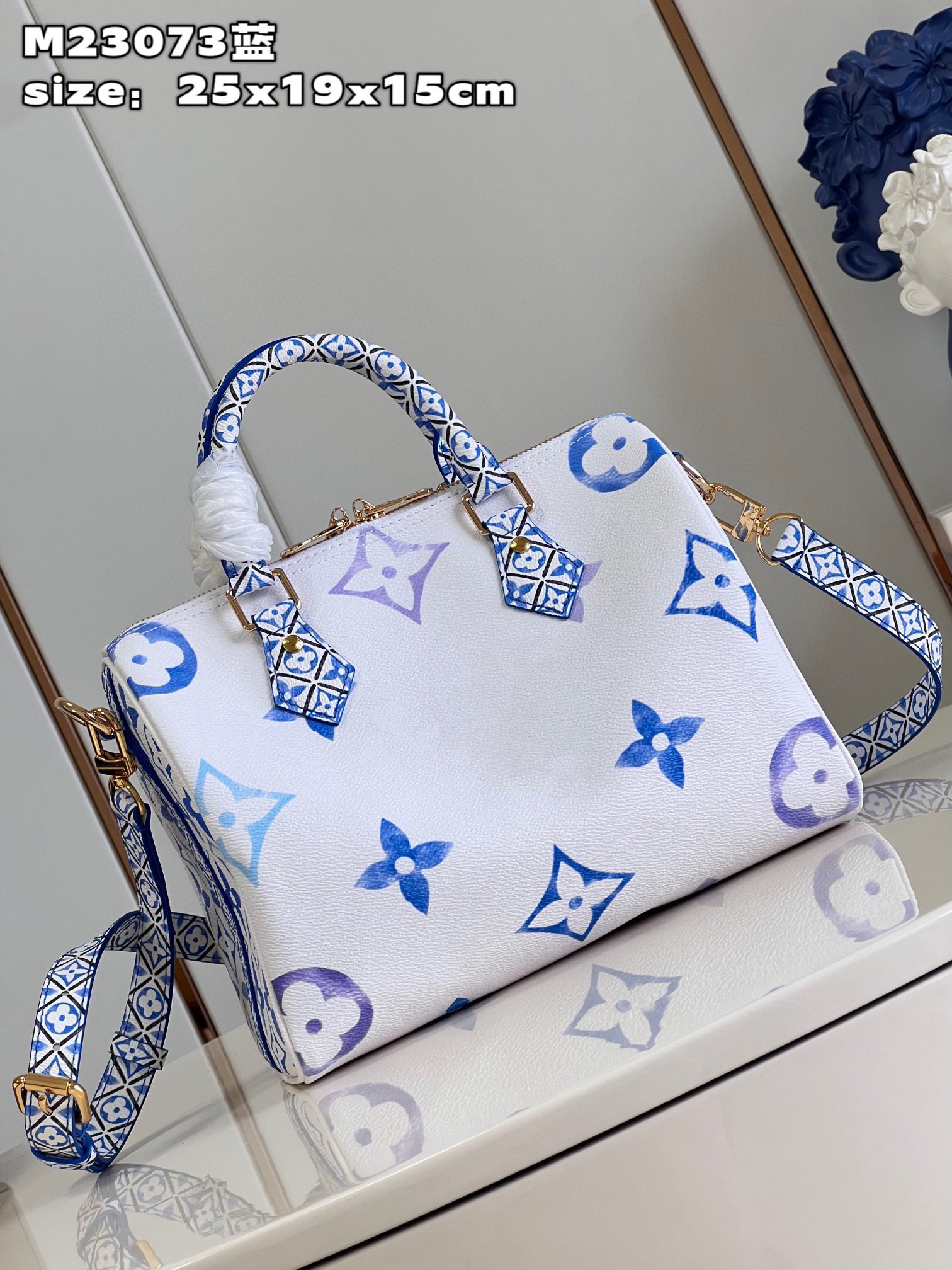 

M23073 new women's handbag high-end quality crossbody bag shoulder bag shoulder strap adjustable disassembly handle inside the capacity is very nice and practical