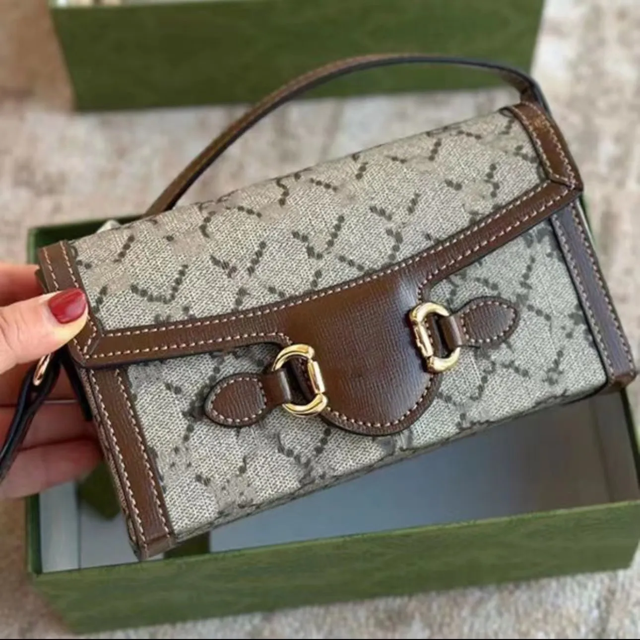 

Designer Shoulder Bag Flap Messenger Bags Postman Handbag Gold Metal Clasp Classic Letter Print Genuine Leather Women Clutch Small Square Phone Bag With Box 2452, Brown
