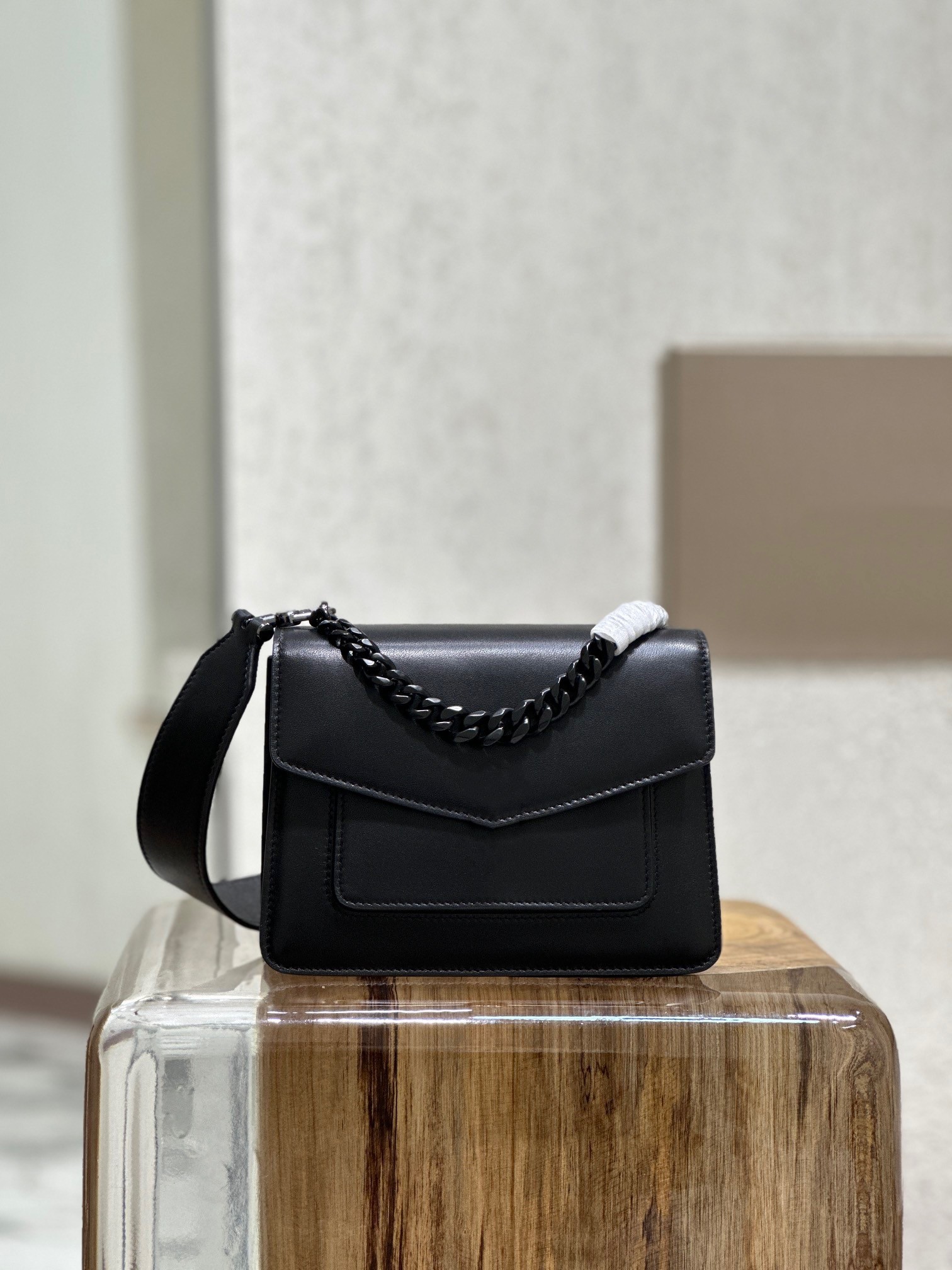 

290763 Women's crossbody bag High-end quality single shoulder bag Sheepskin handbag with a single layer removable adjustable leather shoulder strap practical, Black