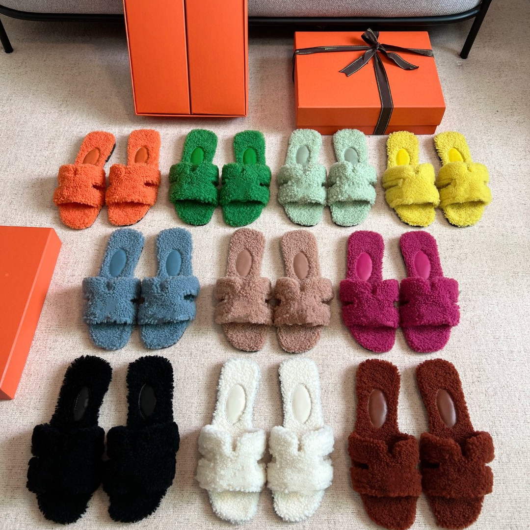 

Luxury fur slippers Designer Orange sandals Women's wool slippers Shearling sandals erry cloth furry fuzzy slippers Fluffy shearling luxury trendy Chypre slippers, Vthd713-10