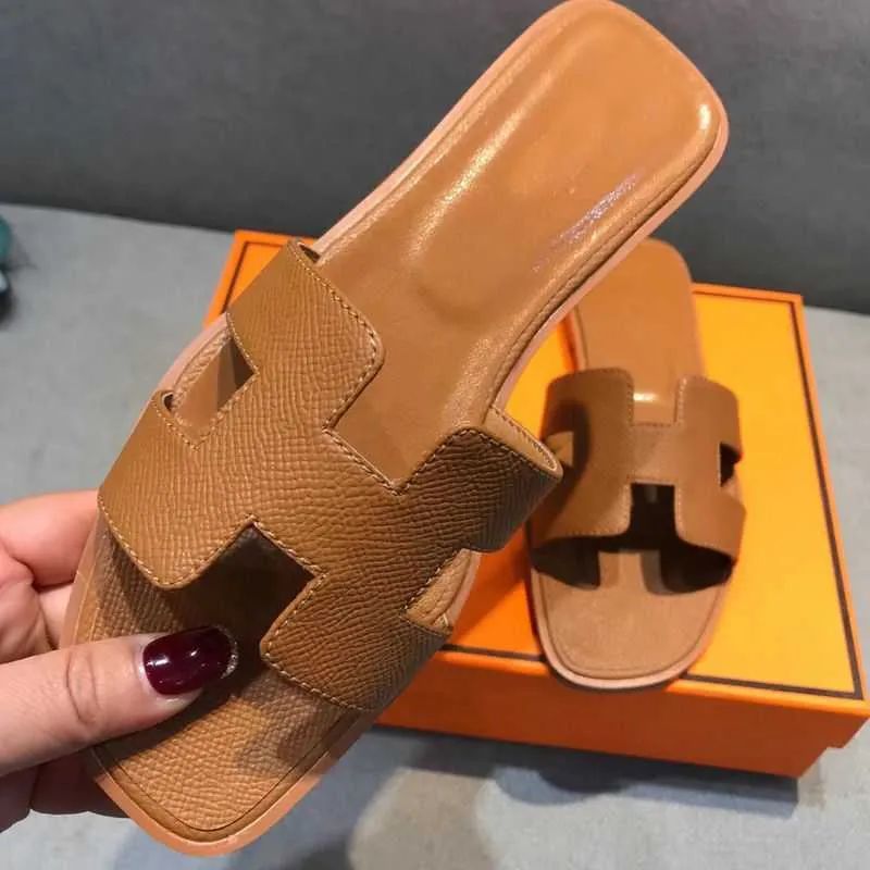 

2023-5 With Box Luxury Beach Sandals Classic Genuine Leather Slippers Designer Slides Women Flat Slide Flip Flops Crocodile Skin Sandal Womens Shoes Fashion Slipper