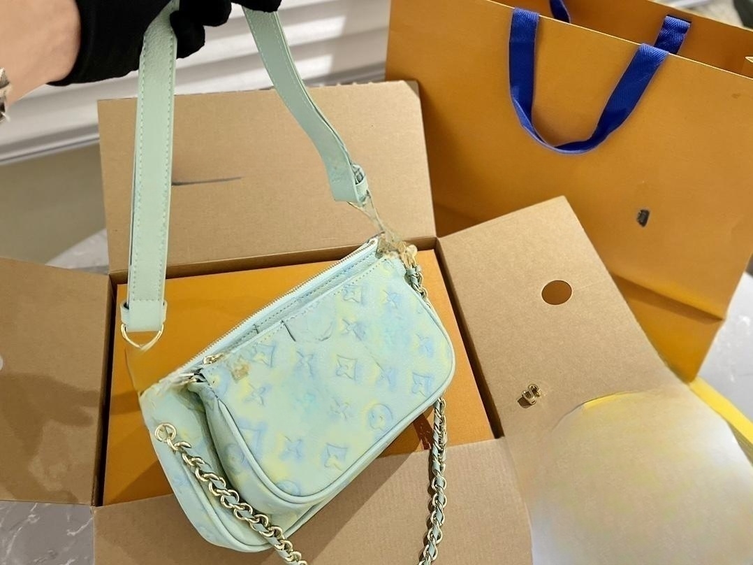 

Star series underarm bag crossbody bag embossed leather chain bag, Sky blue