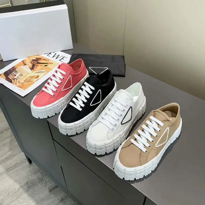 

Designer Women Nylon Casual Shoes Gabardine Classic Canvas Sneakers Brand Wheel Lady Stylist Trainers Fashion Platform Solid Heighten Shoes Wth No Box Board Shoes