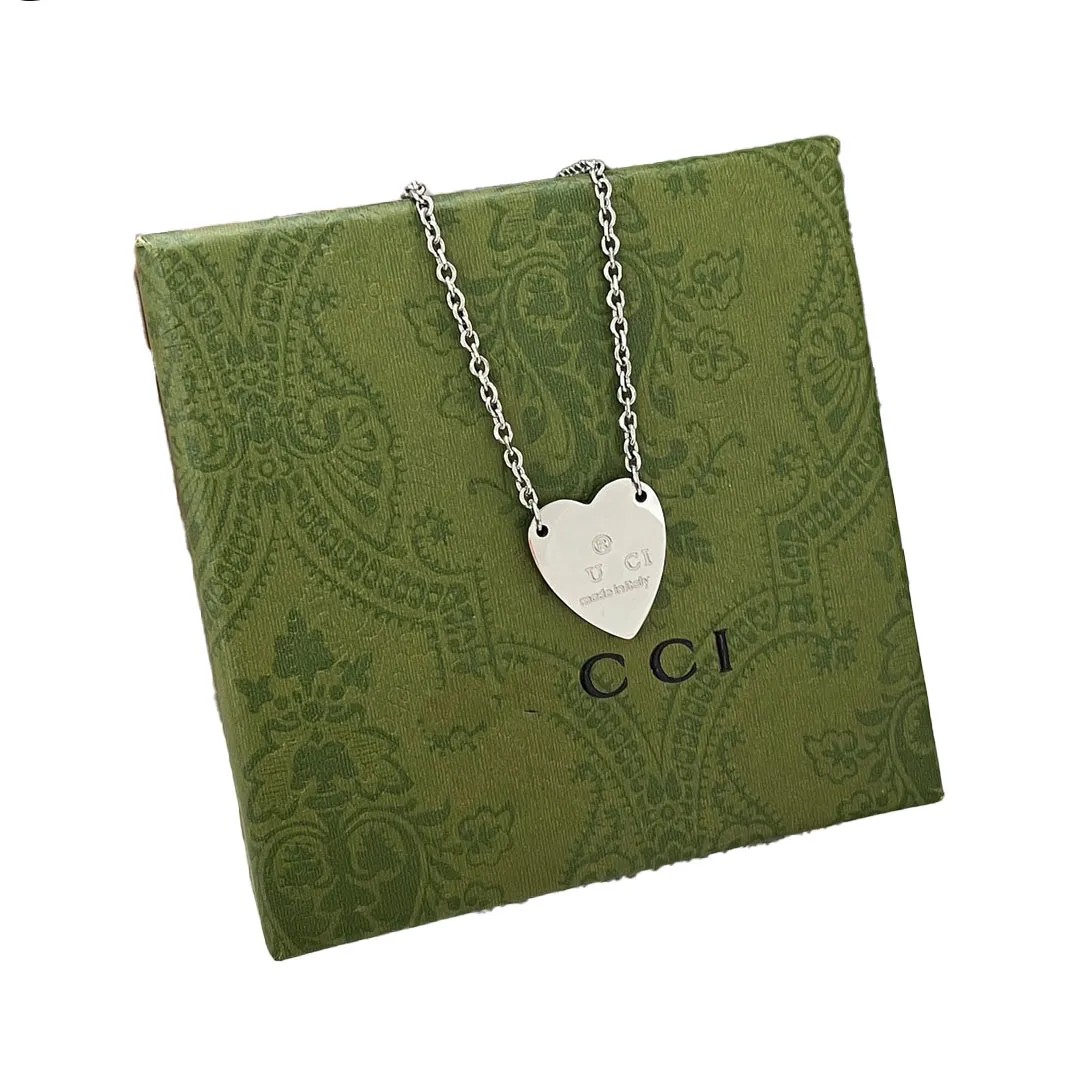 

Brand Heart Pendant Necklace DesignFor Women Silver Necklaces Vintage Design Gift Long Chain Love Couple Family Jewelry Necklace Celtic Style Letter Chain