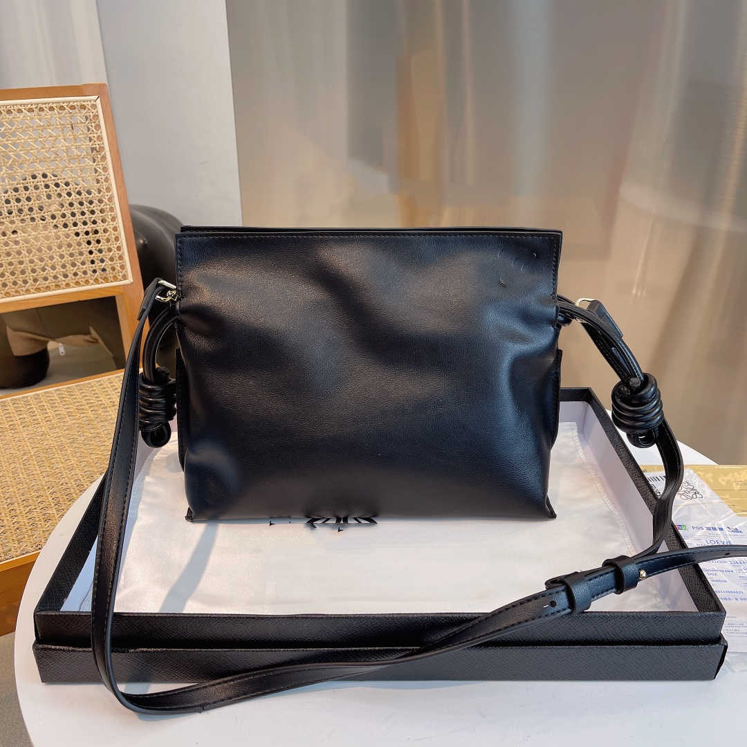 

Capacity Designer Bag One Beach Spain Large Girl Classical Shoulder Bags Loewz Leather Flamenco Drawstring Bucket Messenger Portable Women's Z39q, Black3