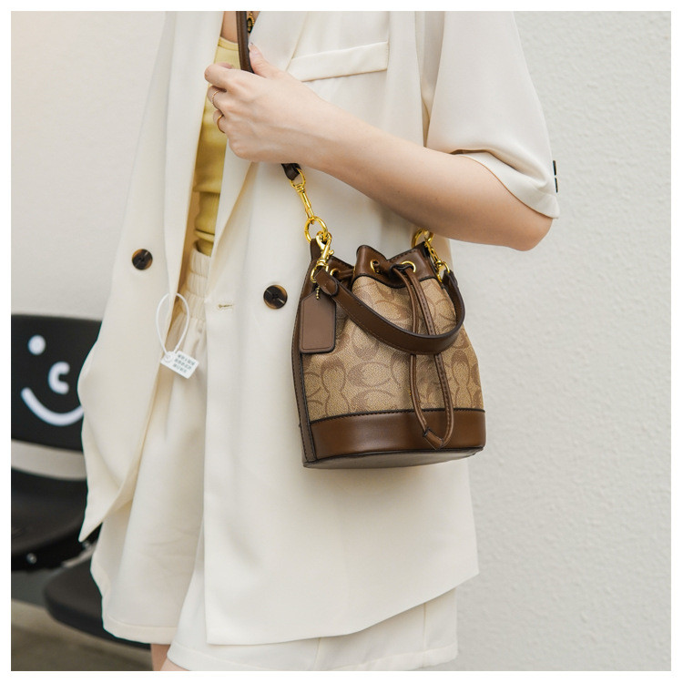 

Tote Bag Designer Bags PU Handbags Bucket Bag Women's New Style Women's Bag Fashion Printing Crossbody Bag Texture Versatile Shoulder Bag, Size 17*20*12cm