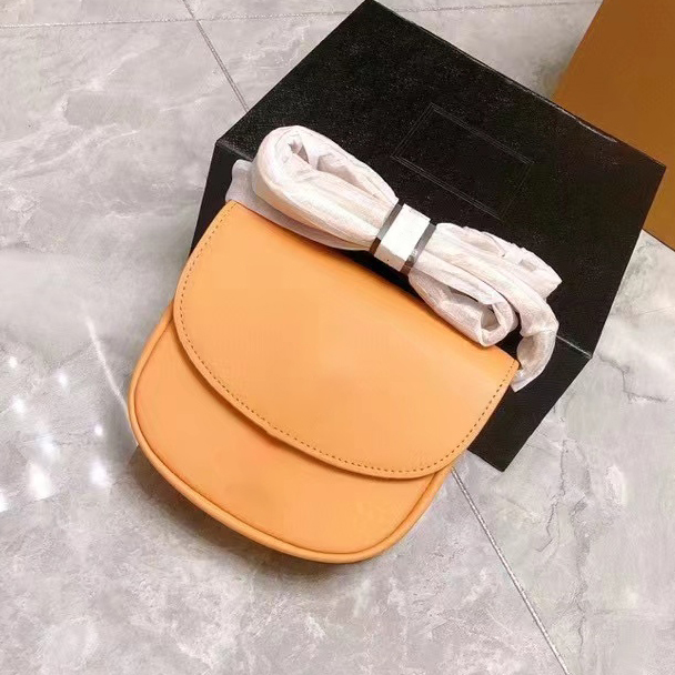 

Luxurys Designers high quality Bags Cross Body messenger Genuine leather Wallets cards coins men card holder handbags women Single pochette classic flap fashion, White