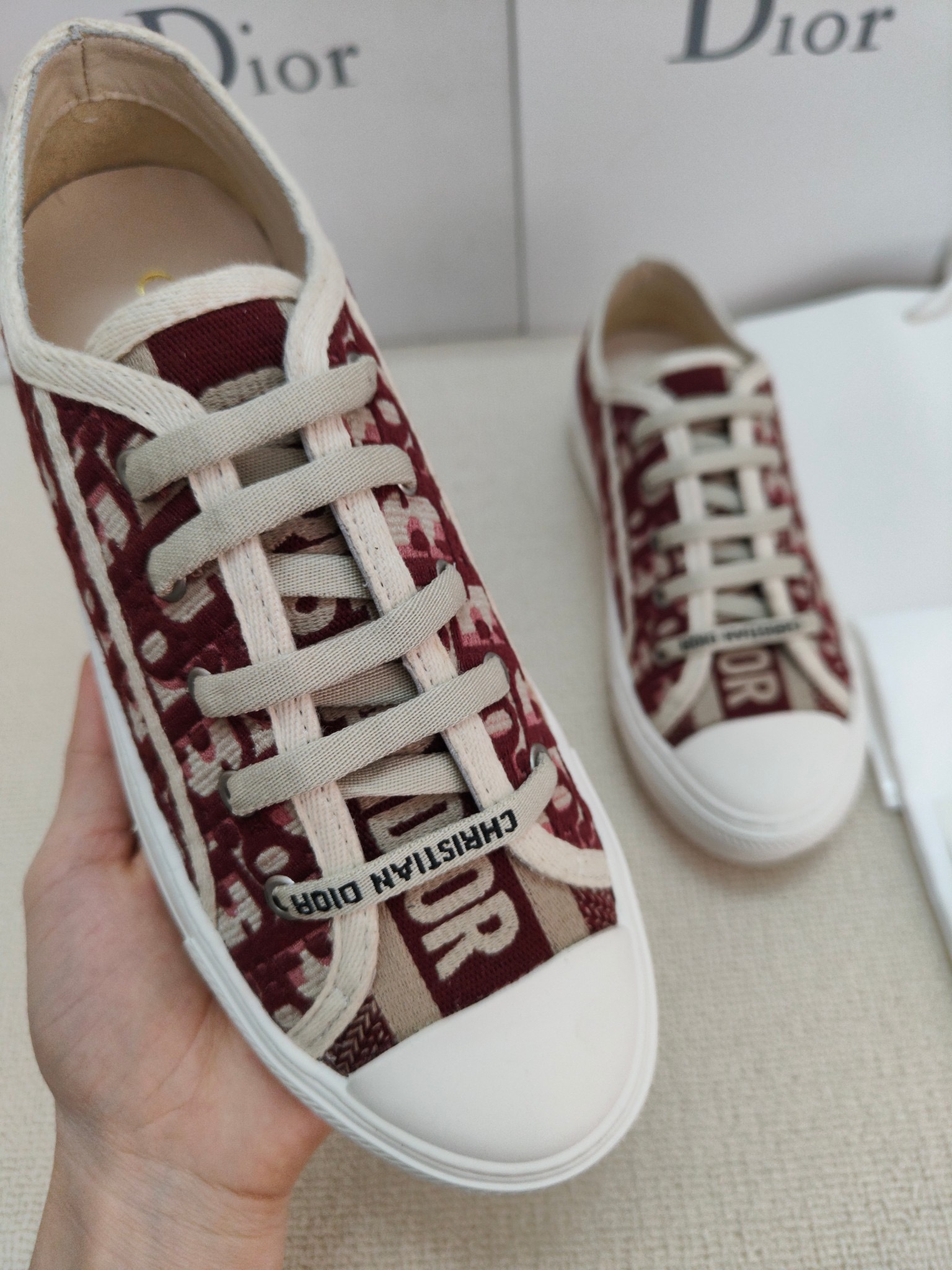 

Designer Women Sandals Nylon Casual Shoes Gabardine Classic Canvas Sneakers Brand Wheel Lady Stylist Trainers Fashion Platform Solid Heighten size 35-40, Red