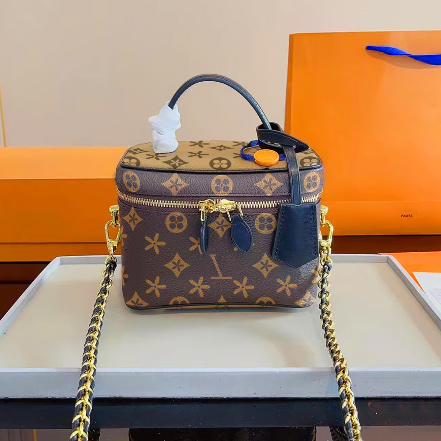 

famous Cosmetic Bags Shoulder Bag crossbody Bags VANITY travel Genuine leather Women's men Top quality totes Luxury Designer fashion wallet Printed pattern handbag, Denim-leather
