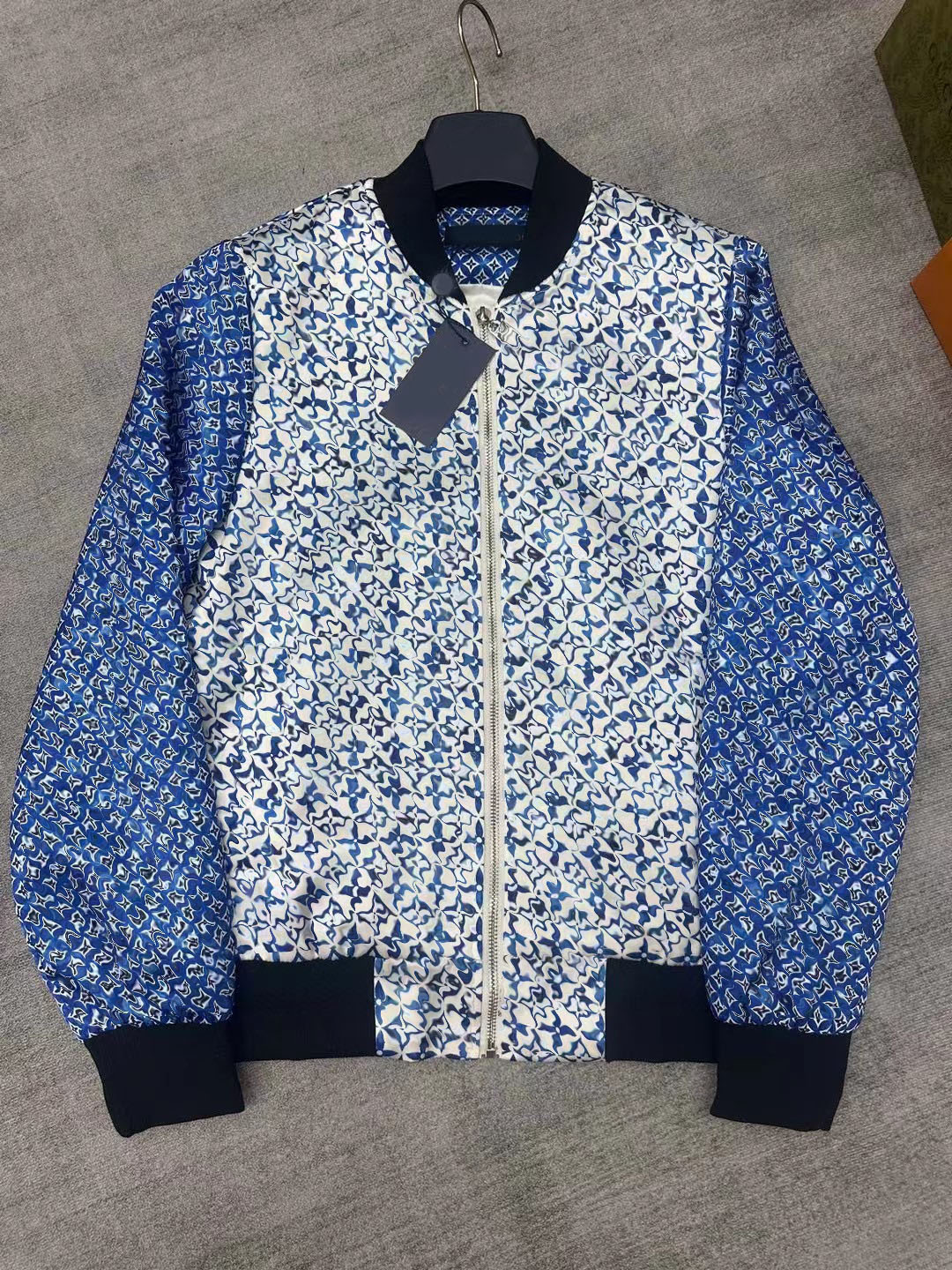 

2023 Fashion Spring Autumn Blue Printing Long Sleeve Zip Up Bomber Jacket Women's Outerwear Pockets Luxury Jackets Coats XL, Customize
