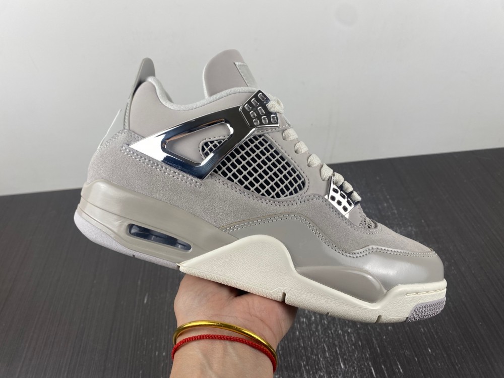 

Jumpman 4 sRetro basketball shoes man Sneakers Have large size 13-14 with Double box Frozen Moments AQ9129-001, Silver