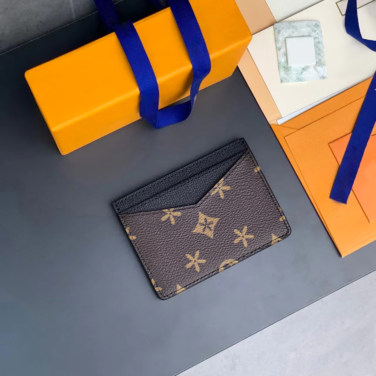 Top quality M60703 18 colors Designer Coin Purses 3 credit card slots Genuine Leather Key Wallets card cover Womens wholesale purse CardHolder men W