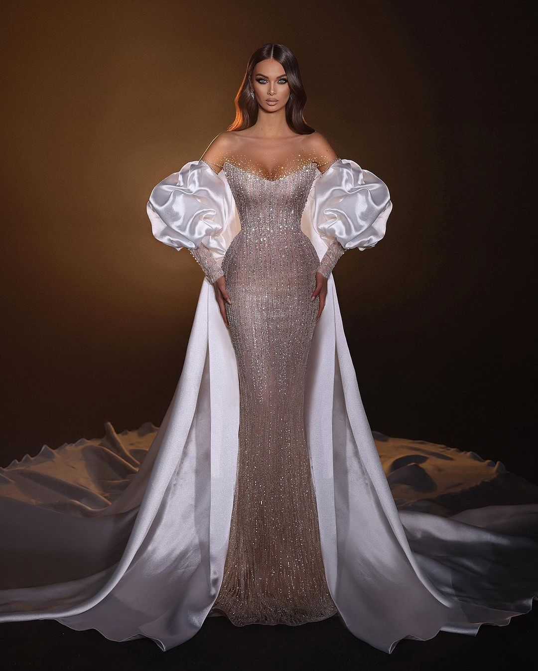Robes de soirée sirène élégantes, manches longues, col en V, longueur au sol, dentelle 3D détachable, cape en satin détachable, perles, robe form