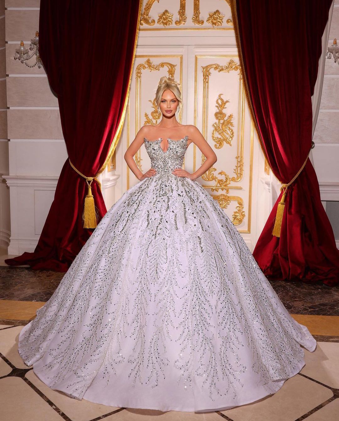 Robe de mariée de luxe, sans manches, col en V, sans bretelles, paillettes, volants appliqués, perles, diamants, cristaux, grande taille, robes d