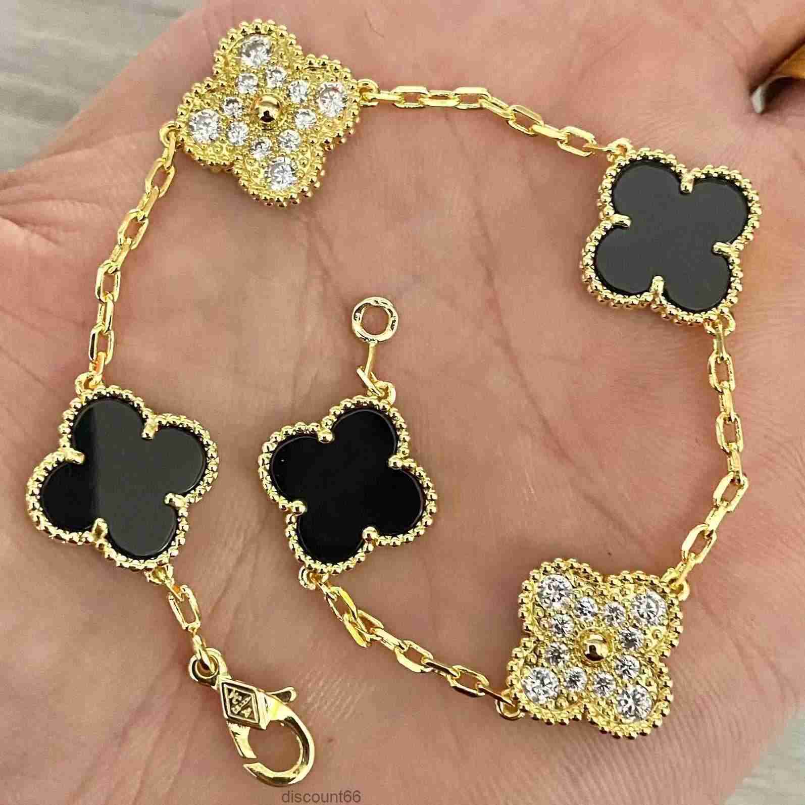 

Charm Bracelets Luxury Clover Designer Bracelet Pearl 4 Leaf 18k Gold Laser Brand Bangle Necklace Earrings Wedding A7b13DQO6